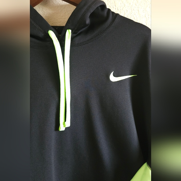 Nike therma fit hooded pullover - Picture 4 of 7